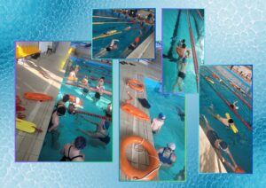 Kolaż zdjęć z zajęć na basenie: grupa dzieci i młodzieży ćwiczy w wodzie pod okiem instruktora, korzystając z desek i sprzętu ratowniczego; widoczne są także tory pływackie oraz sprzęt przy brzegu basenu.